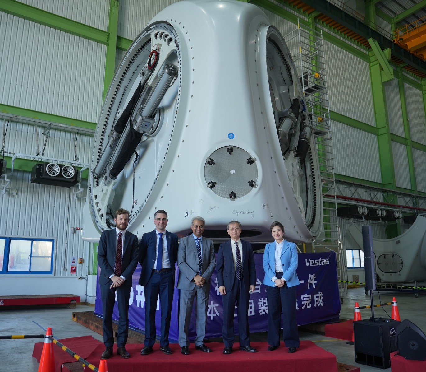 S__2261662_0.jpg (385 KB)