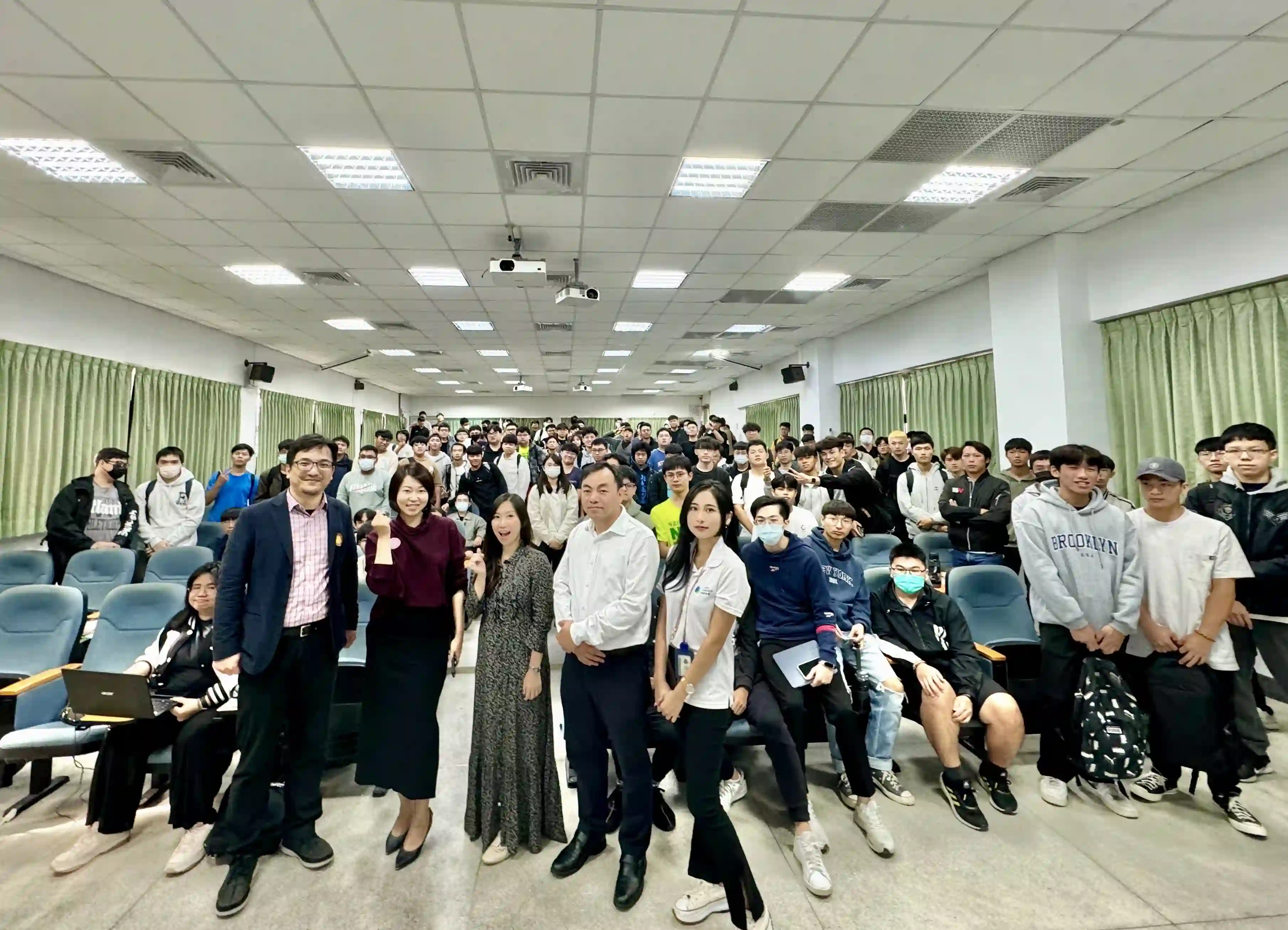 group_161KB.webp (161 KB)