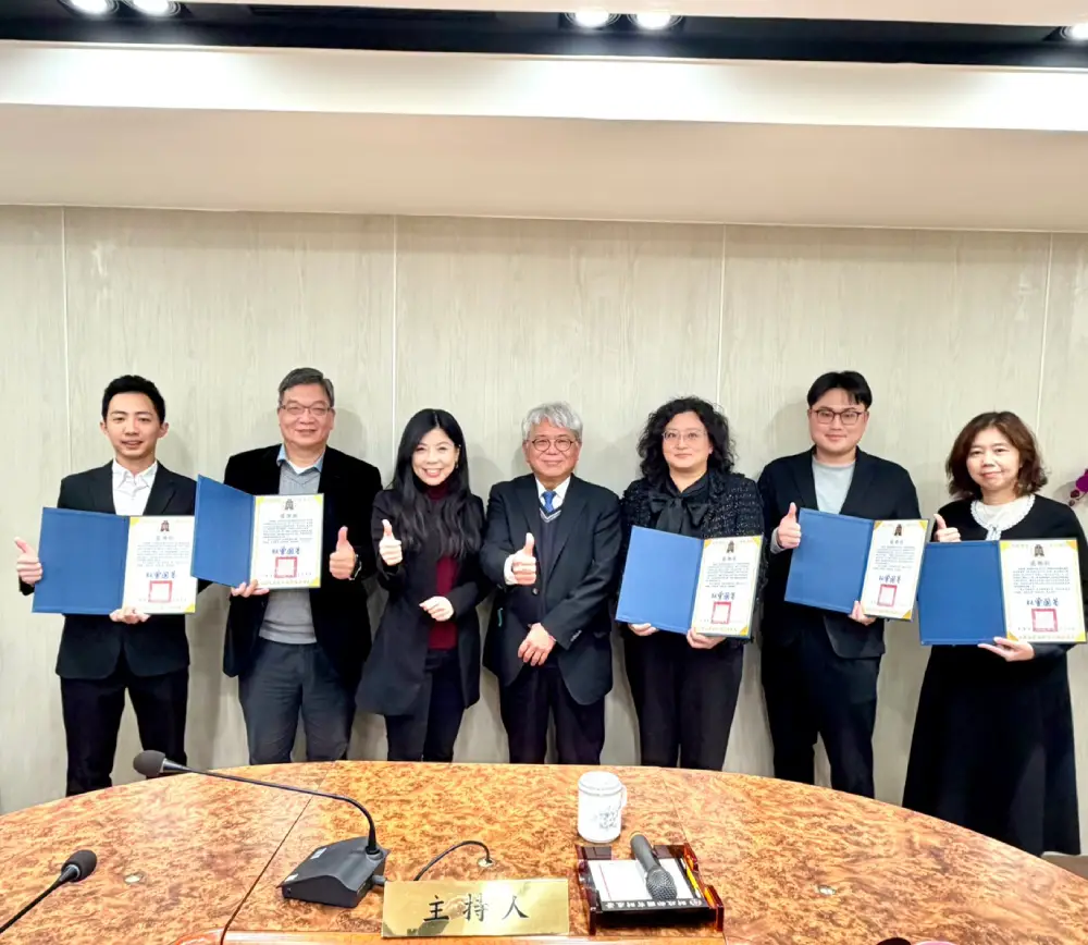 20260123_shinfox.webp (65 KB)