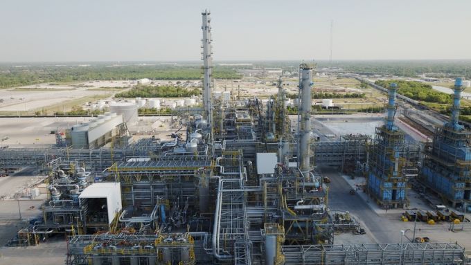 歐妮報報｜ExxonMobil 施壓美國欲取消全球最大藍氫項目．Iberdrola Deutschland 將從 Baltic Eagle 離岸風場為 O2 Telefónica 提供電力．馬來西亞公用事業公司將建造 2.5 GW 複合式水力浮式太陽能